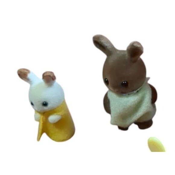 Sylvanian Families Calico Critters Milk Rabbit Family  Highchair Vintage - Picture 8 of 8